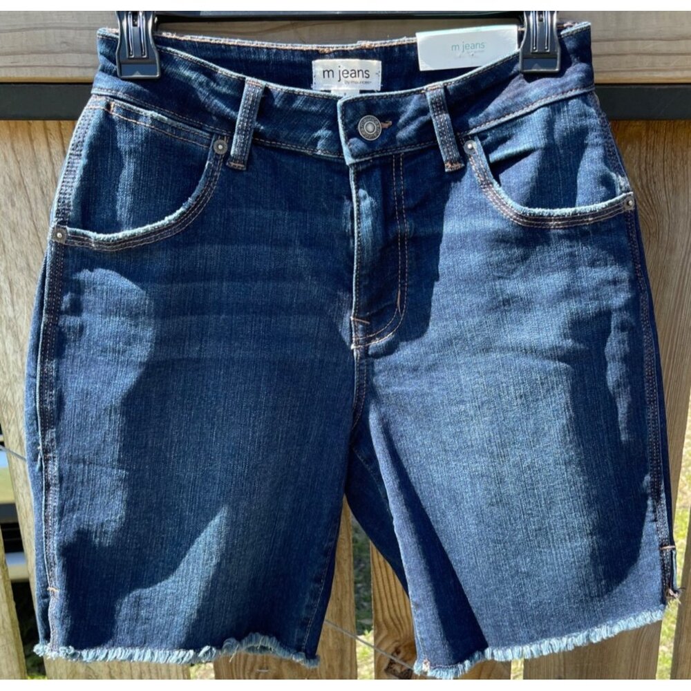 M Jeans By Maurices Womens Classic 8" Bermuda Shorts 2 curvy fit high Rise